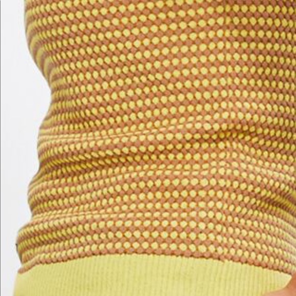 - Zara sweater - Picture 3 of 3